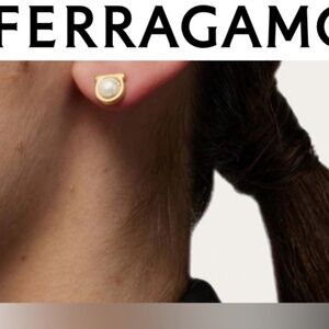 NWT Salvatore Ferragamo Gancini Pearl earrings